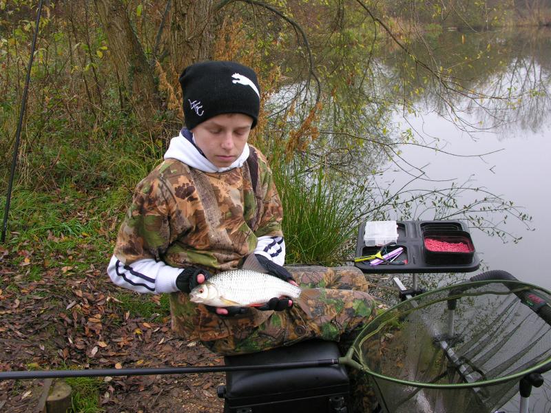 Pole Fishing at Manor Farm (19).jpg